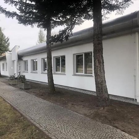 Hostel Leszno Ul.Uslugowa Exteriör bild