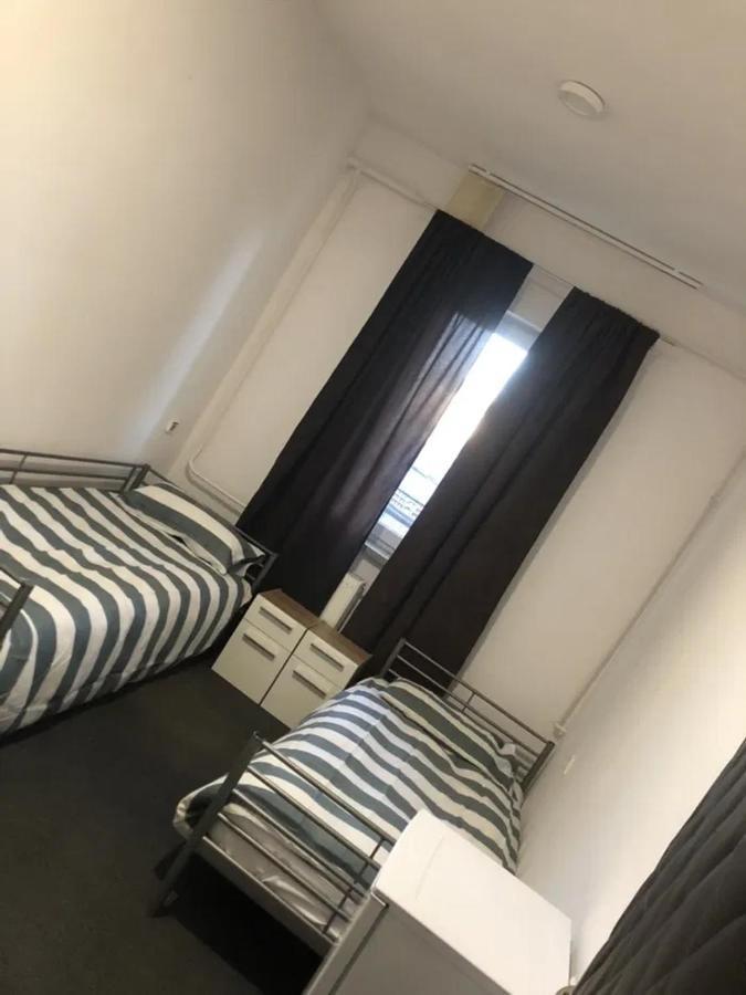 Hostel Leszno Ul.Uslugowa Exteriör bild